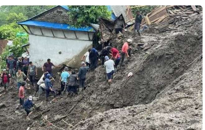 लमजुङमा पहिरोमा परेर पाँच जनाको मृत्यु