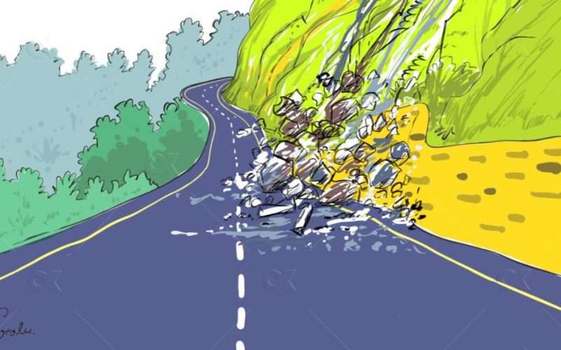 पहिरोका कारण हुन सक्ने ठूलो दुर्घटनाबाट बस जोगियो।