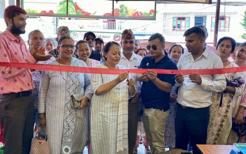 पारिको होइन बारीको खाउँ’ कार्यक्रम अन्तर्गत ६ वटा सामुदायिक तरकारी बिक्री केन्द्र सञ्चालनमा
