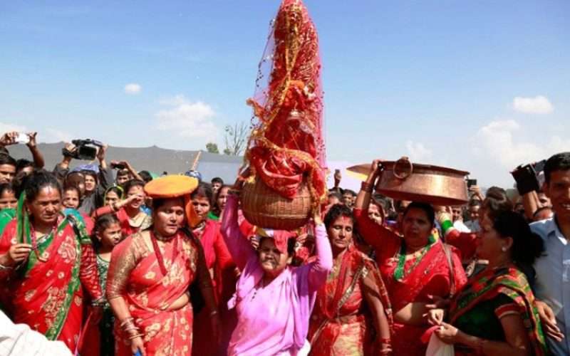 सुदूरपश्चिममा गौरापर्व सुरु, आज पहिलो दिन घर–घरमा बिरुडा राखेर मनाइँदै