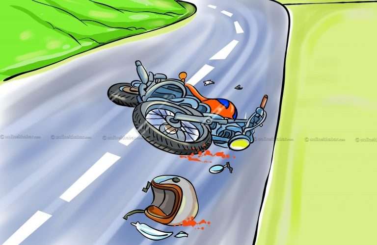 झापाको दुर्गापुरमा दुईवटा मोटरसाइकल एक आपसमा ठोकिँदा चारजना घाइते।