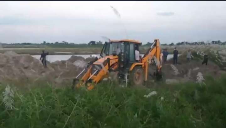 हराइरहेका हजामको सब विरिङ खोलामा उत्खनन् गर्दा सडेको अवस्थामा फेला