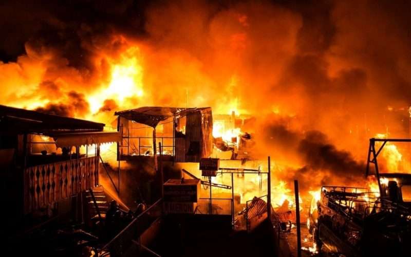 मनफिलिपिन्समा  आगलागीमा परी कम्तीमा दुई हजार व्यक्ति घरविहीन