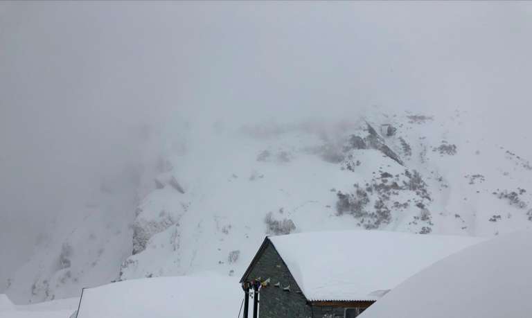 हिउँपहिरोमा परेर दुई बेपत्ता