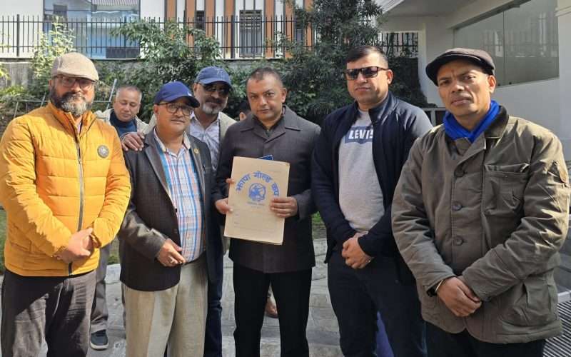 कांग्रेस सभापति थापा र झापा गोल्डकपको टोलीबीच भेटघाट