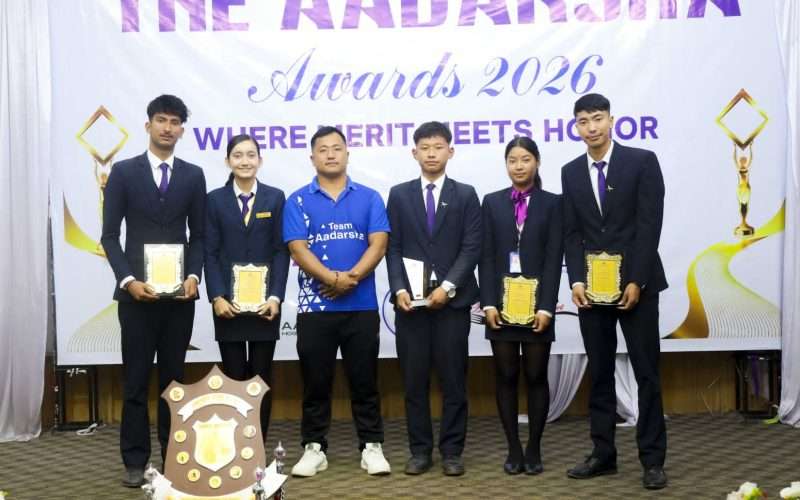 आदर्श स्कुलद्वारा खेलाडी र उत्कृष्ट विद्यार्थी सम्मानित: ‘आदर्श एम्बेसडर’ घोषणा र अभिभावक सम्मान