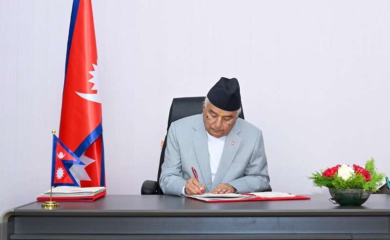 राष्ट्रपतिद्वारा एक अध्यादेश फिर्ता