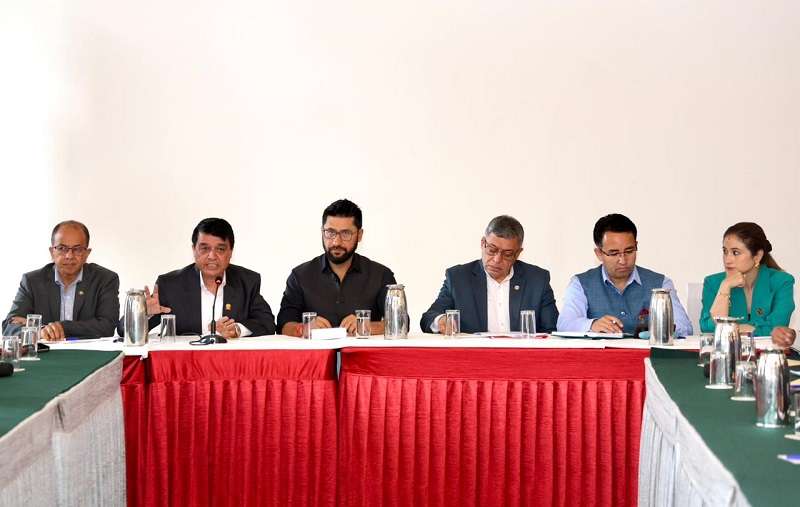 सरकारले व्यवसायीलाई दुःख दिँदैन : सभापति लामिछाने